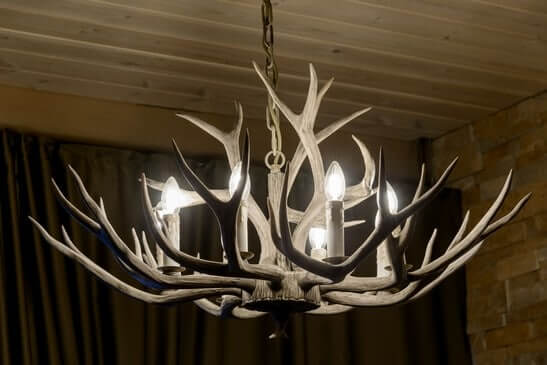 Светильник декоративный из рогов оленя — элементы интерьера в бане«Таежная»